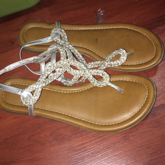 Silver and Gold sandals. - Picture 2 of 3